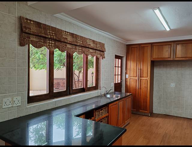 4 BEDROOM FREESTANDING FOR SALE IN BIRDWOOD ESTATE